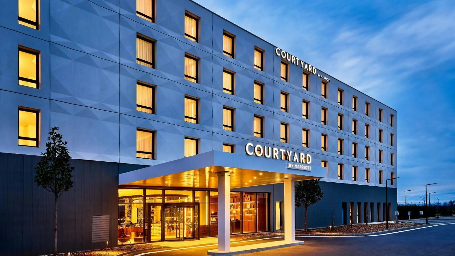 Hotel Courtyard By Marriott Lyon Eurexpo Stadium Genas Francja